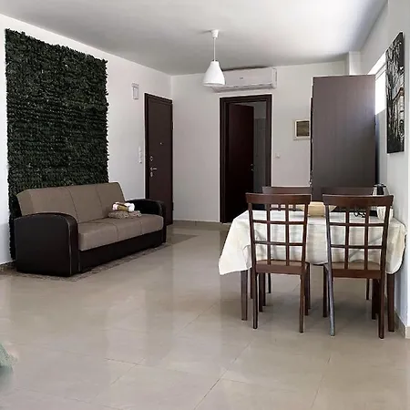 Apartament Alma *